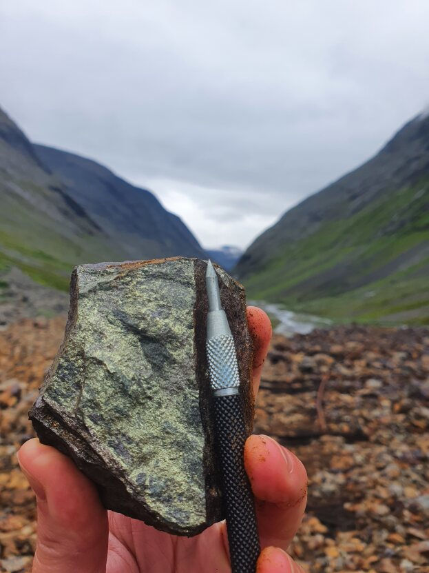 Photo 3: Moskodal dump, Chalcopyrite, Sphalerite and Pyrrhotite